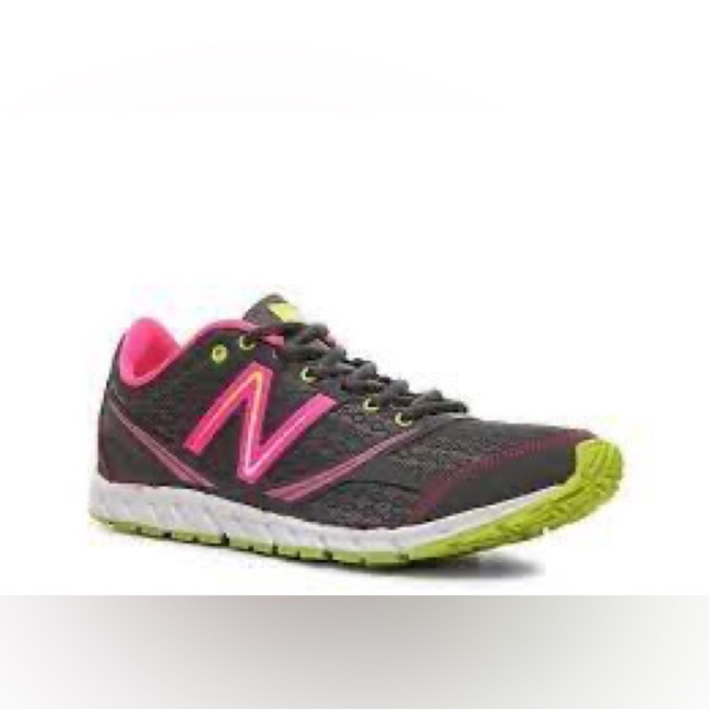 NEW BALANCE V2 LIGHTWEIGHT RUNNING SHOE